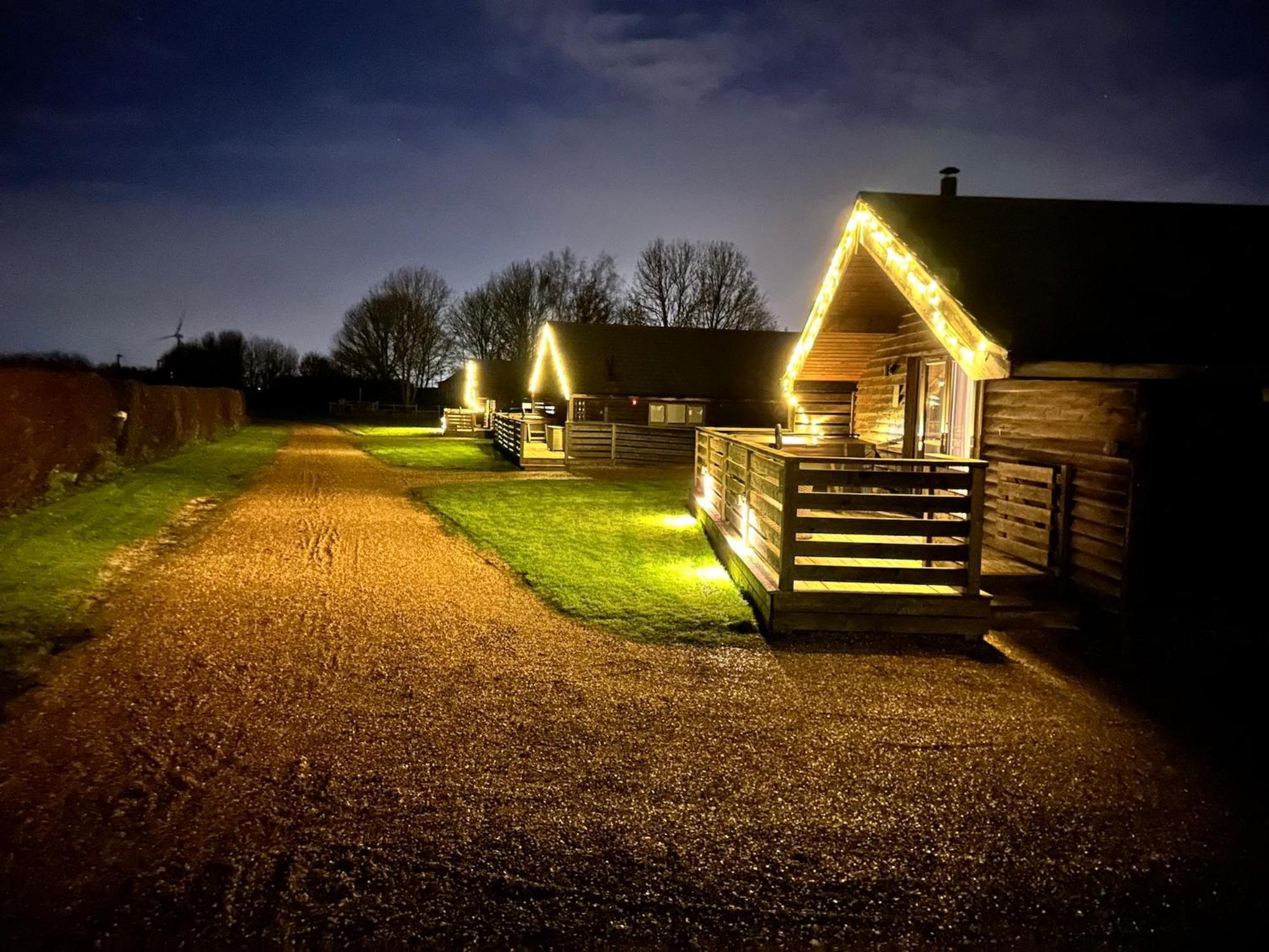 Fields End Lodges Doddington (Cambridgeshire) Exterior foto